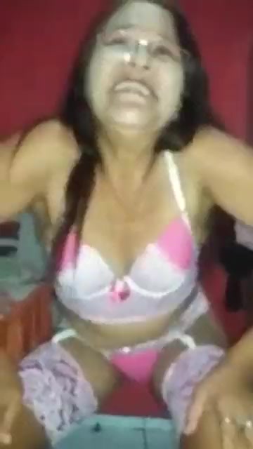 Bucetas lindas na siririca Coroas safadas com lingerie