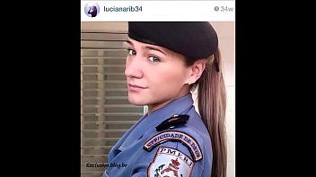 Comendo buceta cabeluda da esposa Porno amador brasileiro flagra policial na punheta