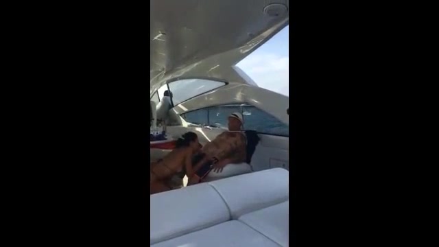 Esposa gozando escondido Comendo a buceta da cunhada a força